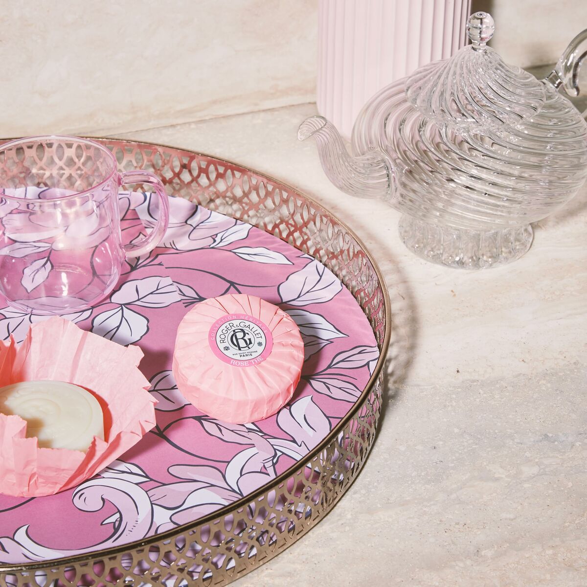 Soap Cake Rose Thé 100 g - Roger & Gallet Maroc - Aylal Beauty Soap Cake Rose Thé 100 g - Roger & Gallet Maroc - Aylal Beauty