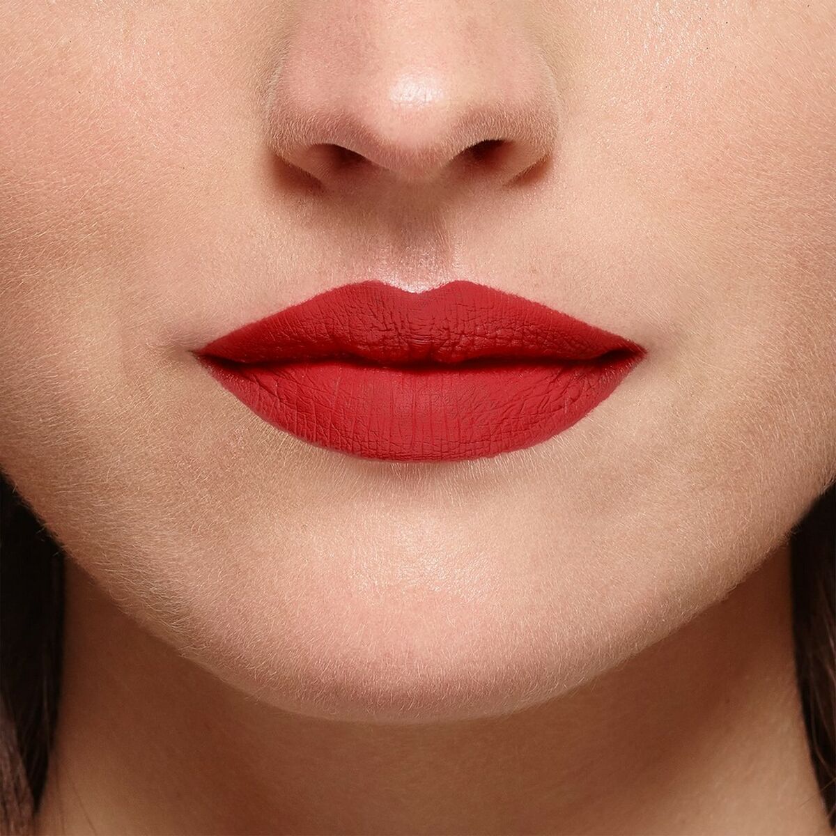 Lipstick Color Riche 336-le rouge avant-garde Matt - L'Oreal Make Up Maroc - Aylal Beauty