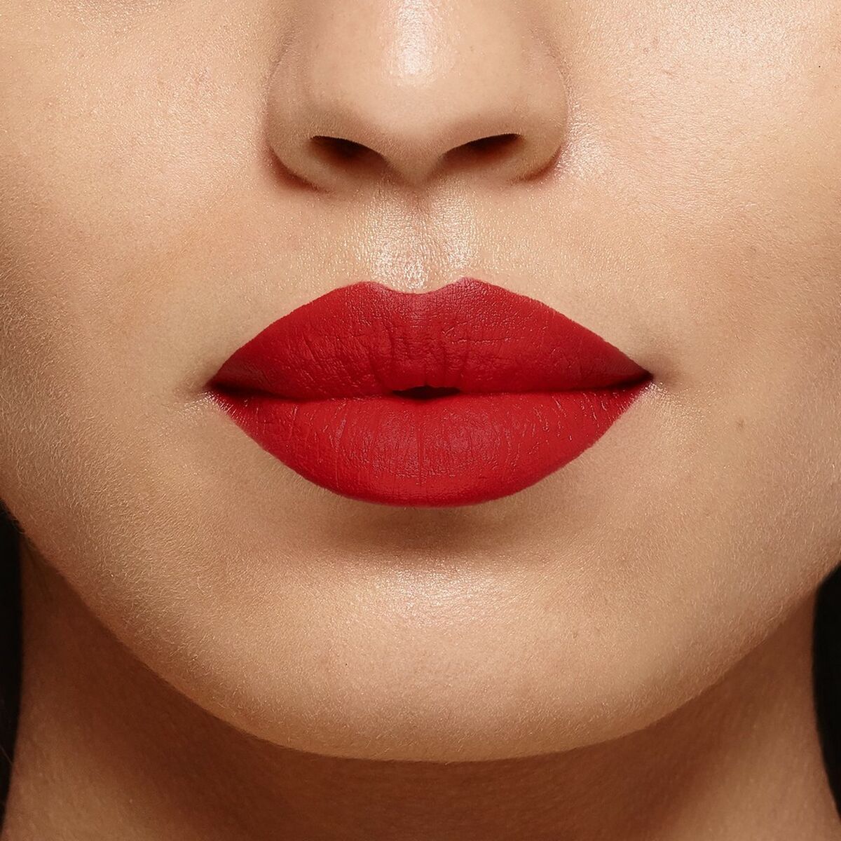 Lipstick Color Riche 336-le rouge avant-garde Matt - L'Oreal Make Up Maroc - Aylal Beauty