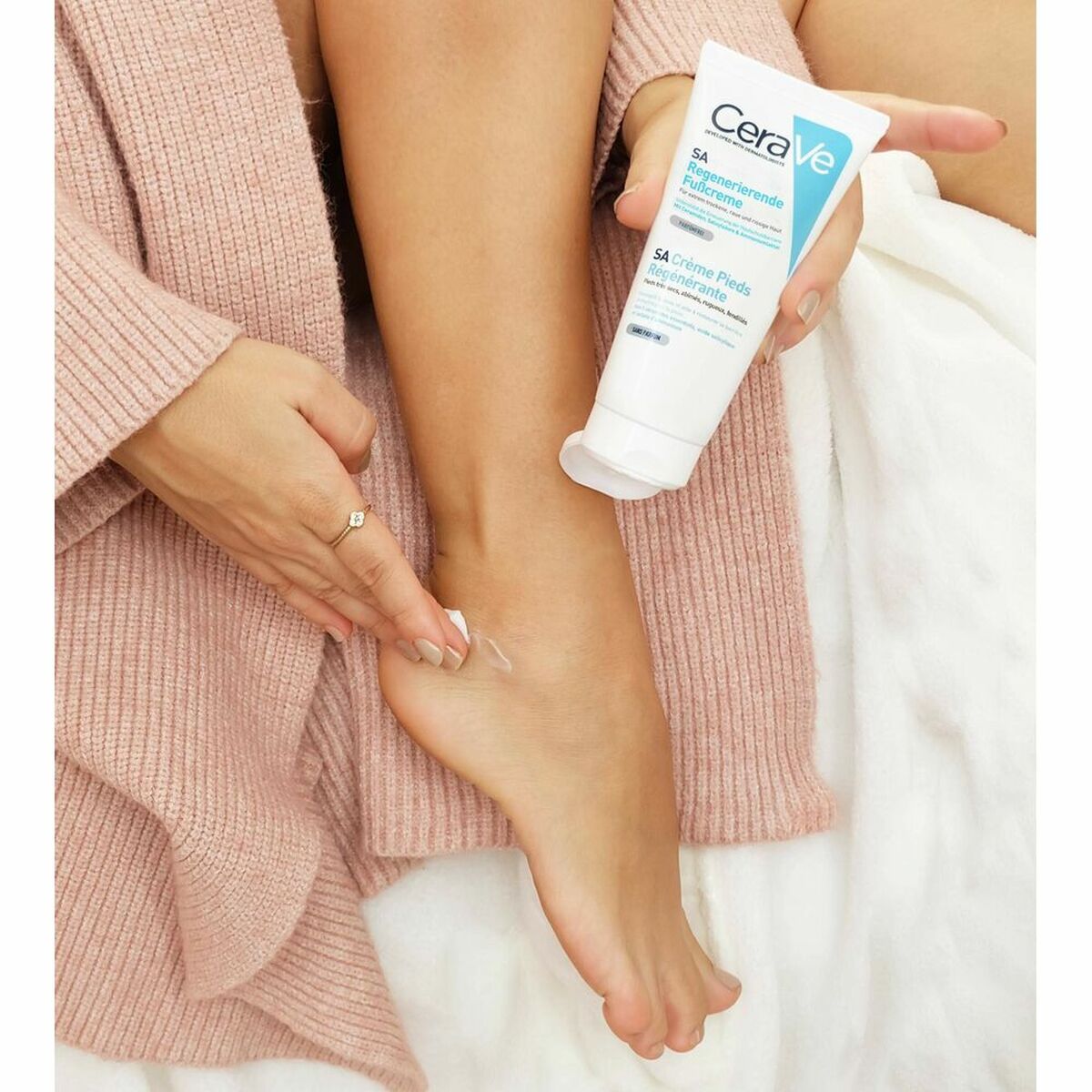 Moisturising Foot Cream CeraVe Renewing - CeraVe Maroc - Aylal Beauty