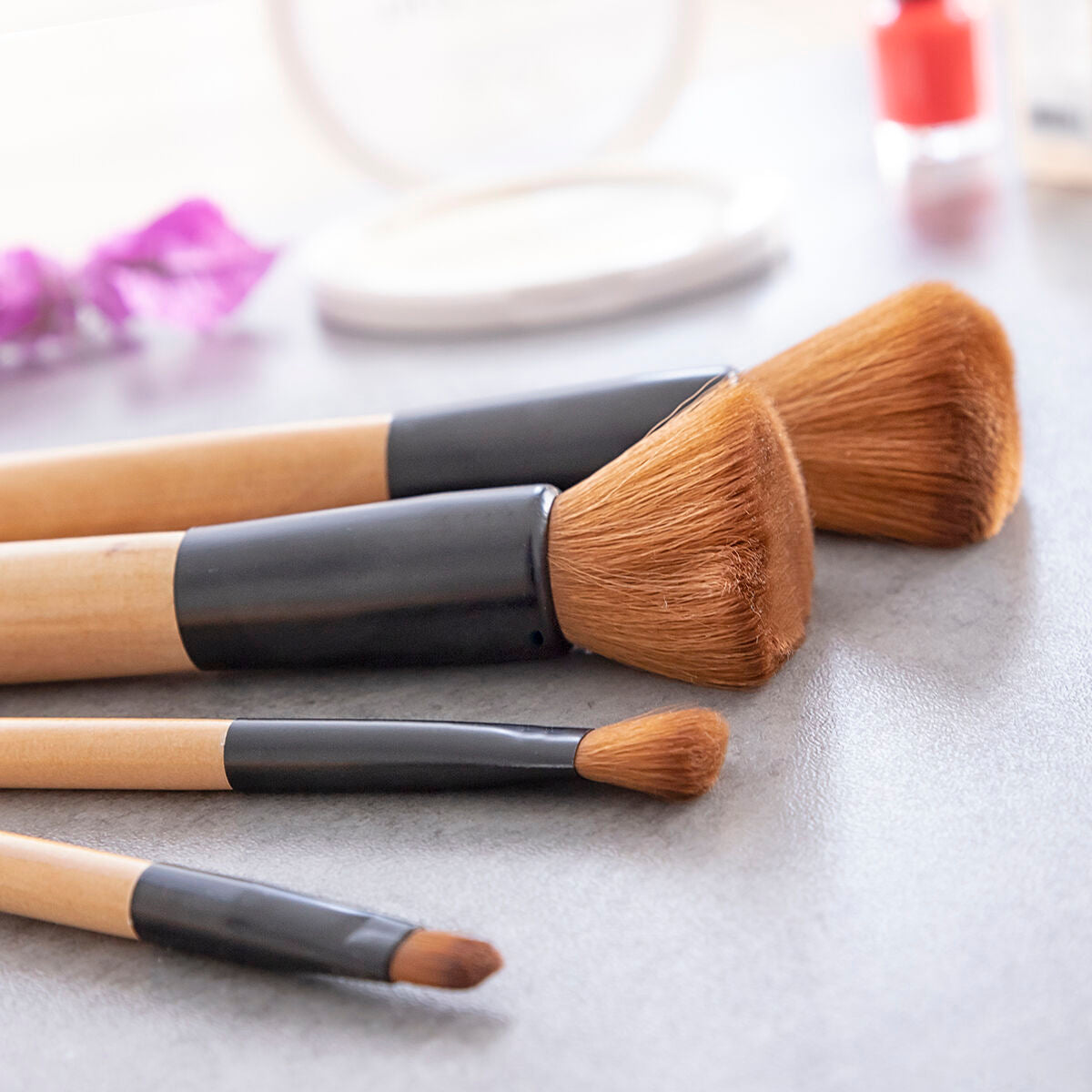 Set of Wooden Make-up Brushes with Carry Case Miset 5 Units - InnovaGoods Maroc - Aylal Beauty